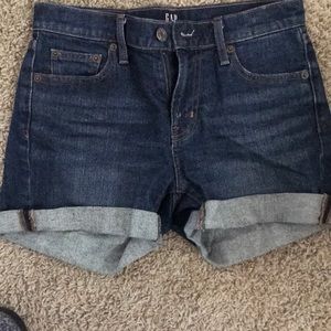 Women’s gap shorts. Size 24.